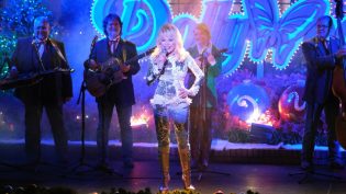 Christmas at Dollywood photo