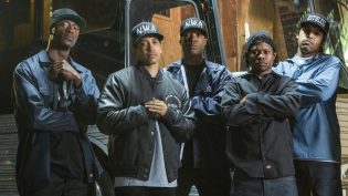 冲出康普顿 photo