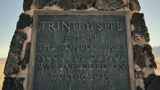 To End All War: Oppenheimer & the Atomic Bomb photo