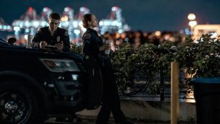 待命警察 photo