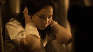 饥饿游戏3：嘲笑鸟（上） photo