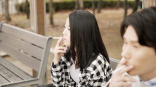 年轻母亲：最初 photo
