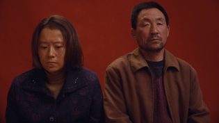 隐入尘烟 photo