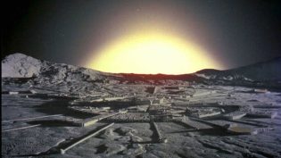 太空传奇：1999 photo