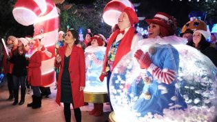 Christmas at Dollywood photo
