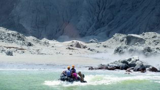 火山：法卡里营救 photo