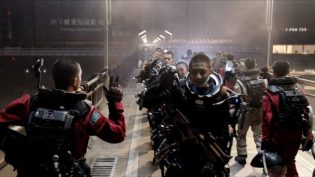 流浪地球：飞跃2020特别版 photo