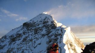 Everest photo