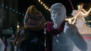 这个雪男不太冷 photo