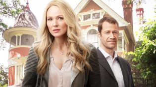 Framed for Murder: A Fixer Upper Mystery photo