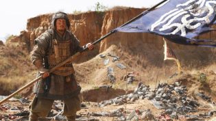 大兵小将 photo