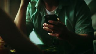 偷情网站泄密事件：性、谎言与丑闻 photo